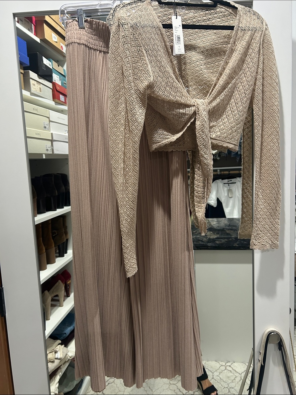 Alice + Olivia Beige Knit Tie-Front Top & Pleated Wide-Leg Pants Set